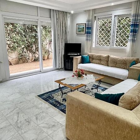 Etage De Villa Avec Jardin, Pres De L'Aireport Et Parking Prive Ariana Luaran gambar