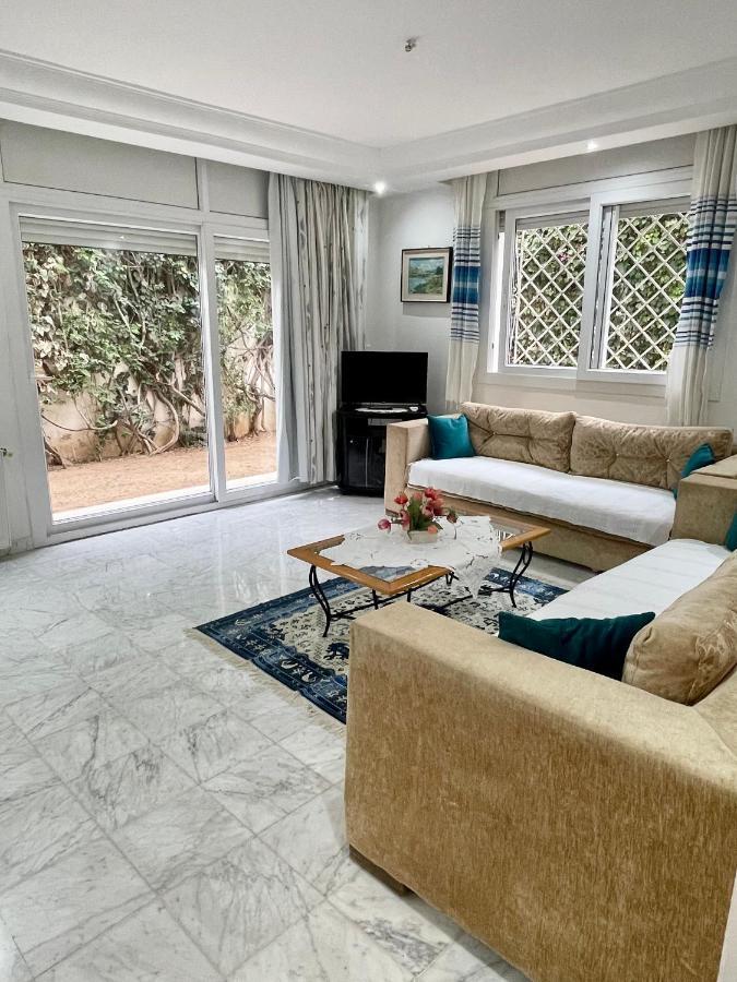 Etage De Villa Avec Jardin, Pres De L'Aireport Et Parking Prive Ariana Luaran gambar