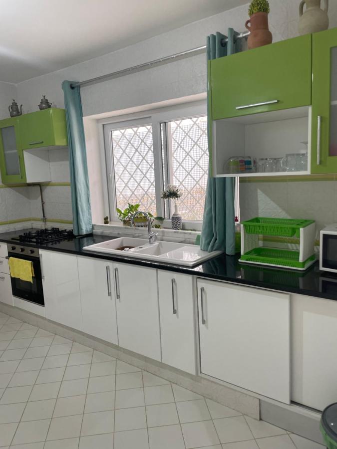 Etage De Villa Avec Jardin, Pres De L'Aireport Et Parking Prive Ariana Luaran gambar