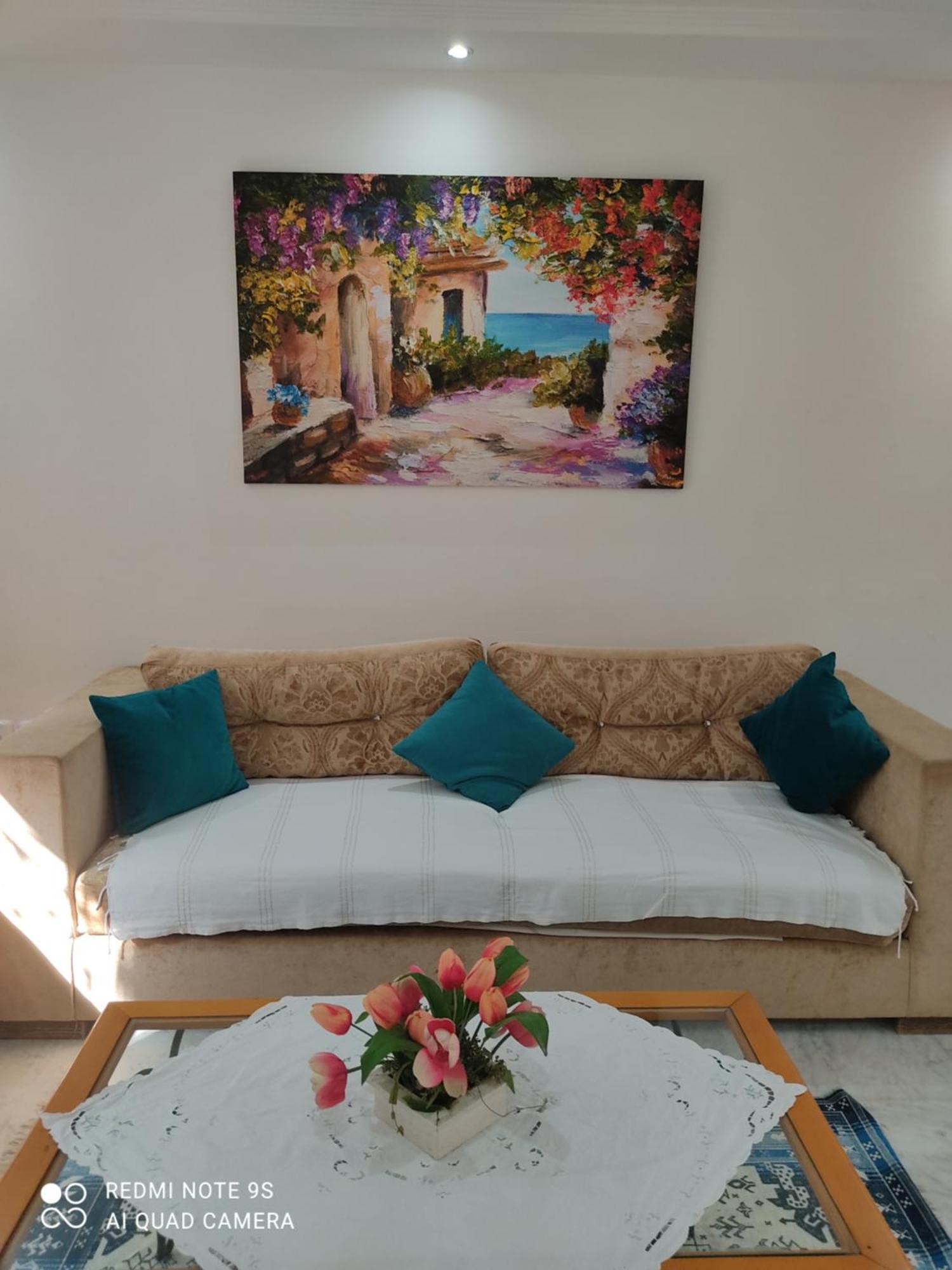 Etage De Villa Avec Jardin, Pres De L'Aireport Et Parking Prive Ariana Luaran gambar