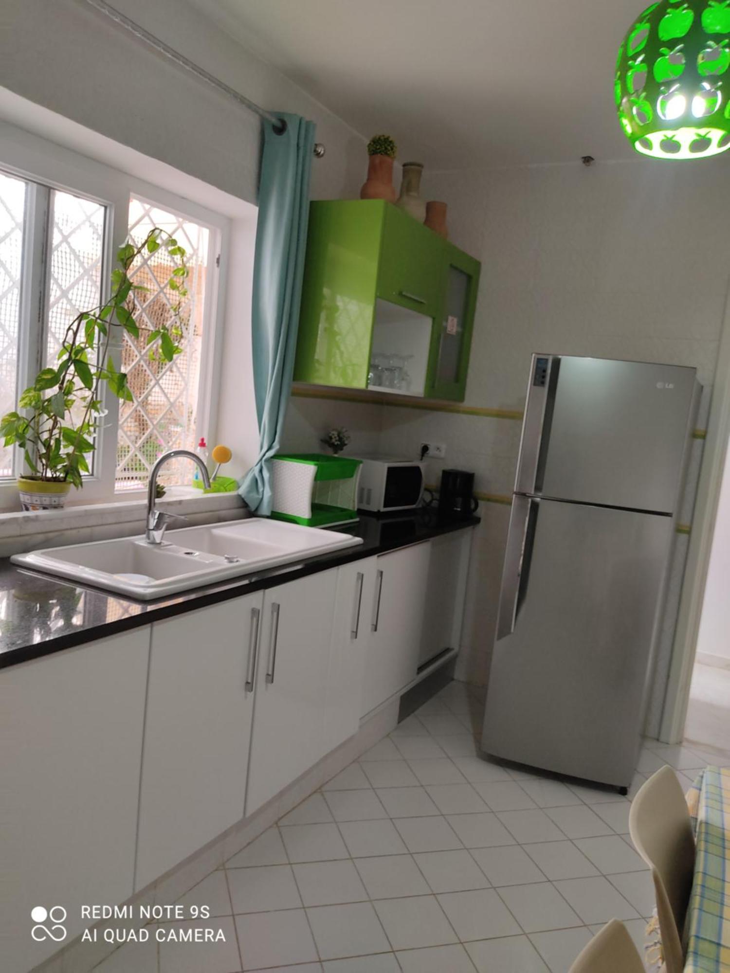 Etage De Villa Avec Jardin, Pres De L'Aireport Et Parking Prive Ariana Luaran gambar