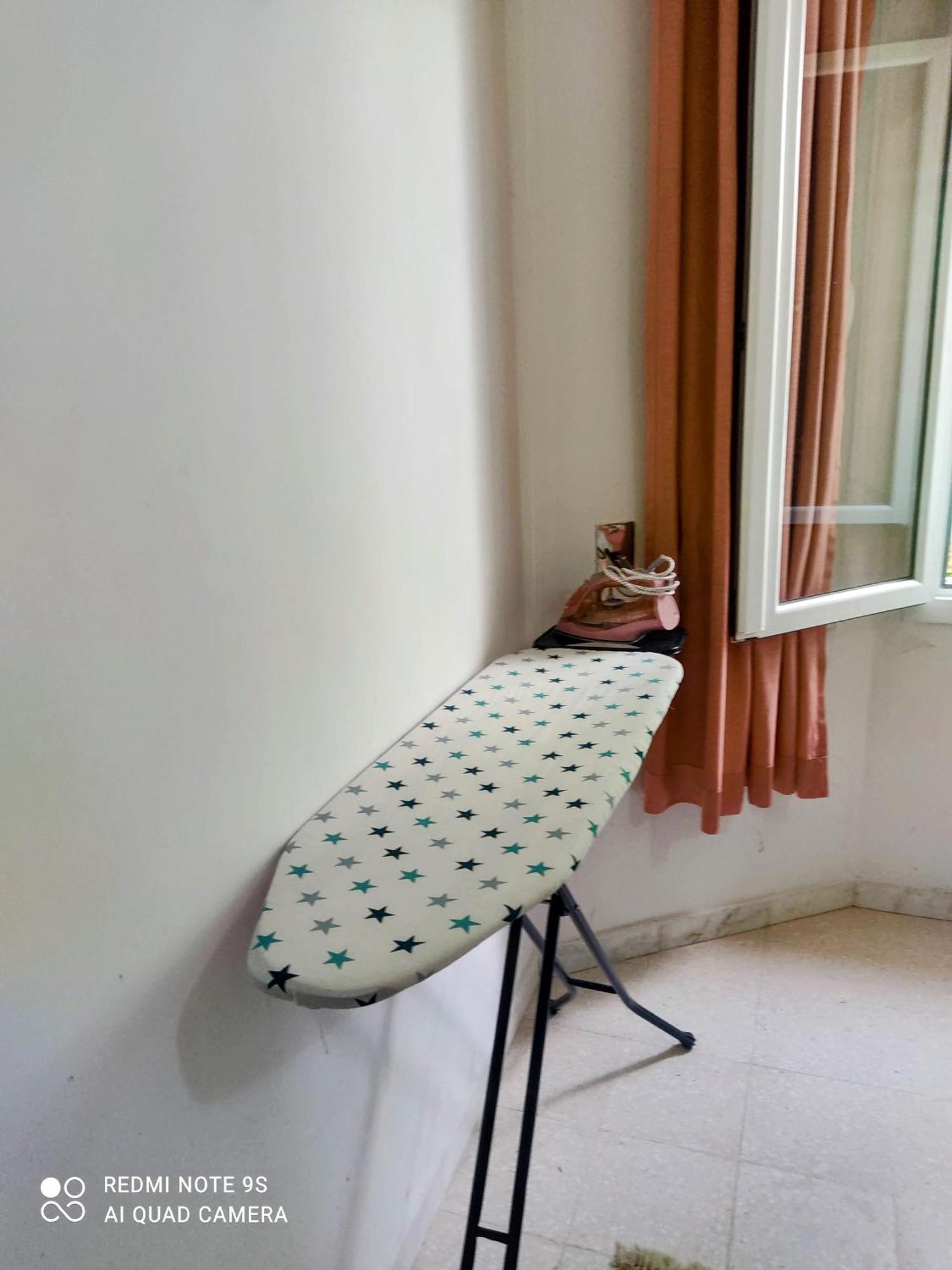 Etage De Villa Avec Jardin, Pres De L'Aireport Et Parking Prive Ariana Luaran gambar