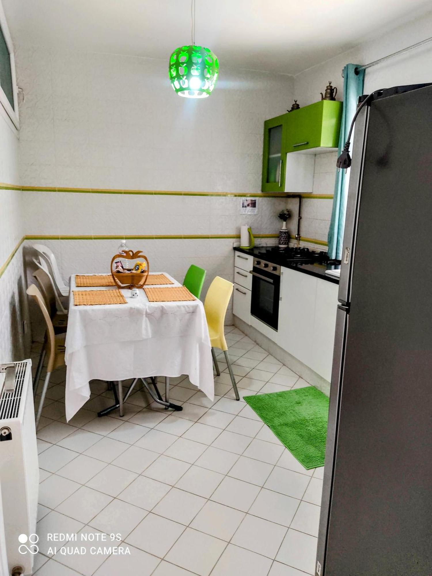 Etage De Villa Avec Jardin, Pres De L'Aireport Et Parking Prive Ariana Luaran gambar